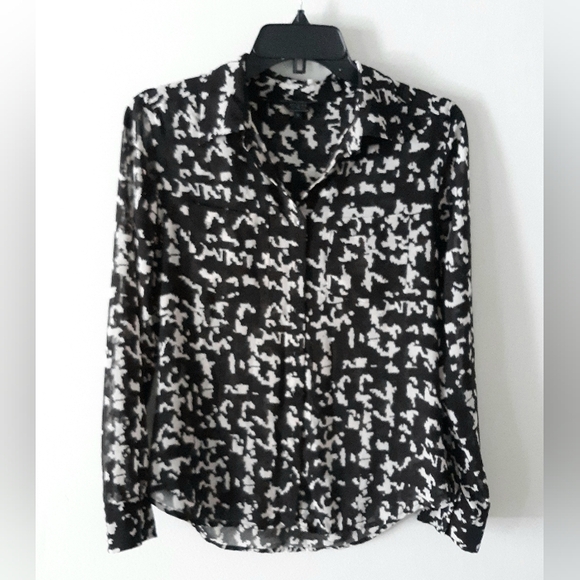 Guess Button Down Shirt PTP 20” - Picture 1 of 4